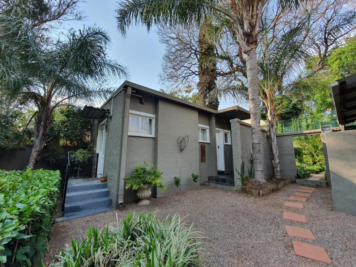 Waterhouse Guest Lodge In Muckleneuk Pretoria-Noord Εξωτερικό φωτογραφία